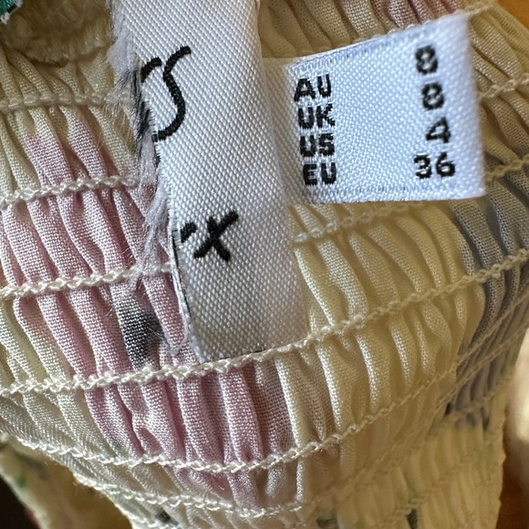 Princess Polly Lemonade Floral Cropped Top - Picture 4 of 4